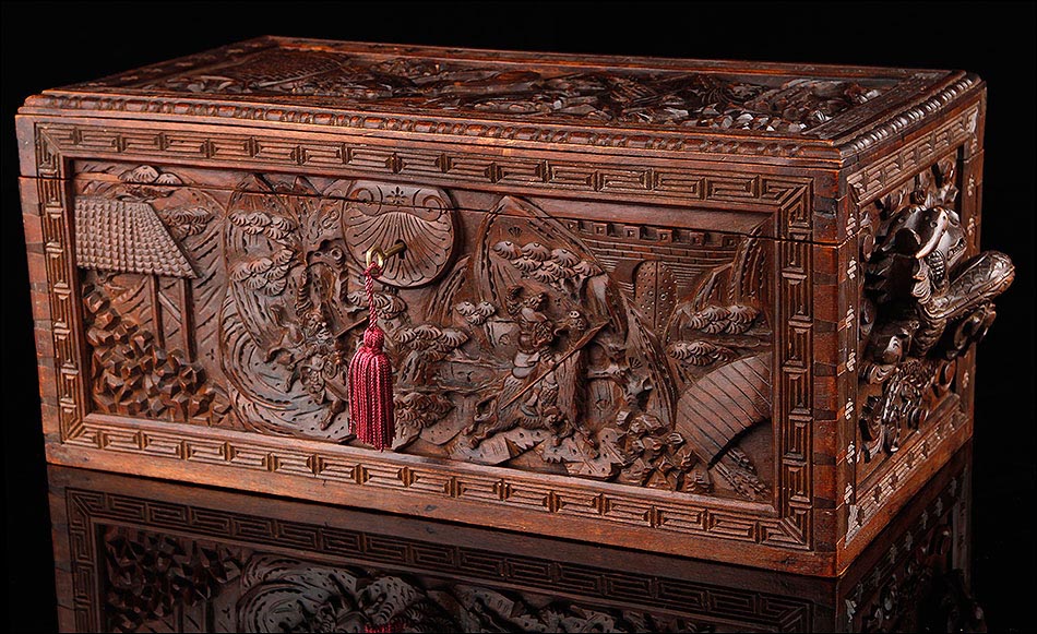 Venta de arcón antiguo tallado. Tienda antiguedades online
