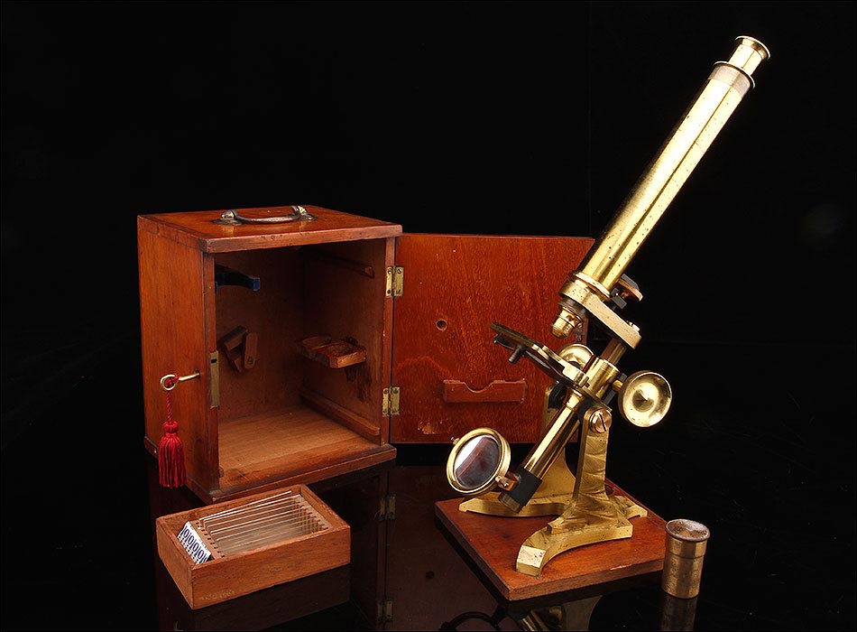Microscopio antiguo