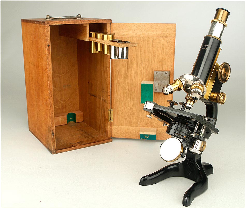 Microscopio antiguo Cogit