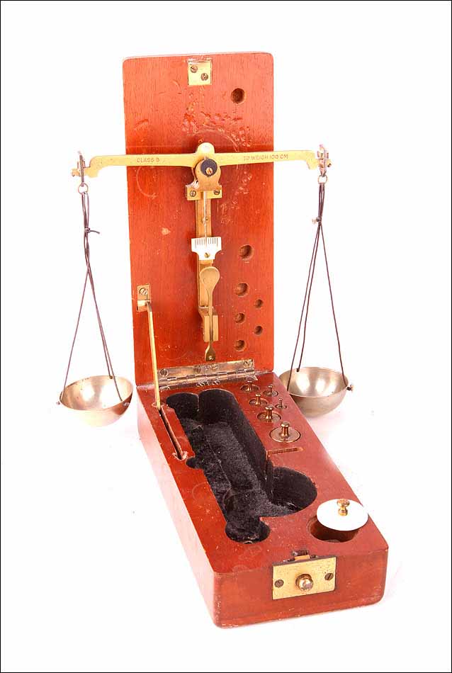 balanza antigua para farmacia