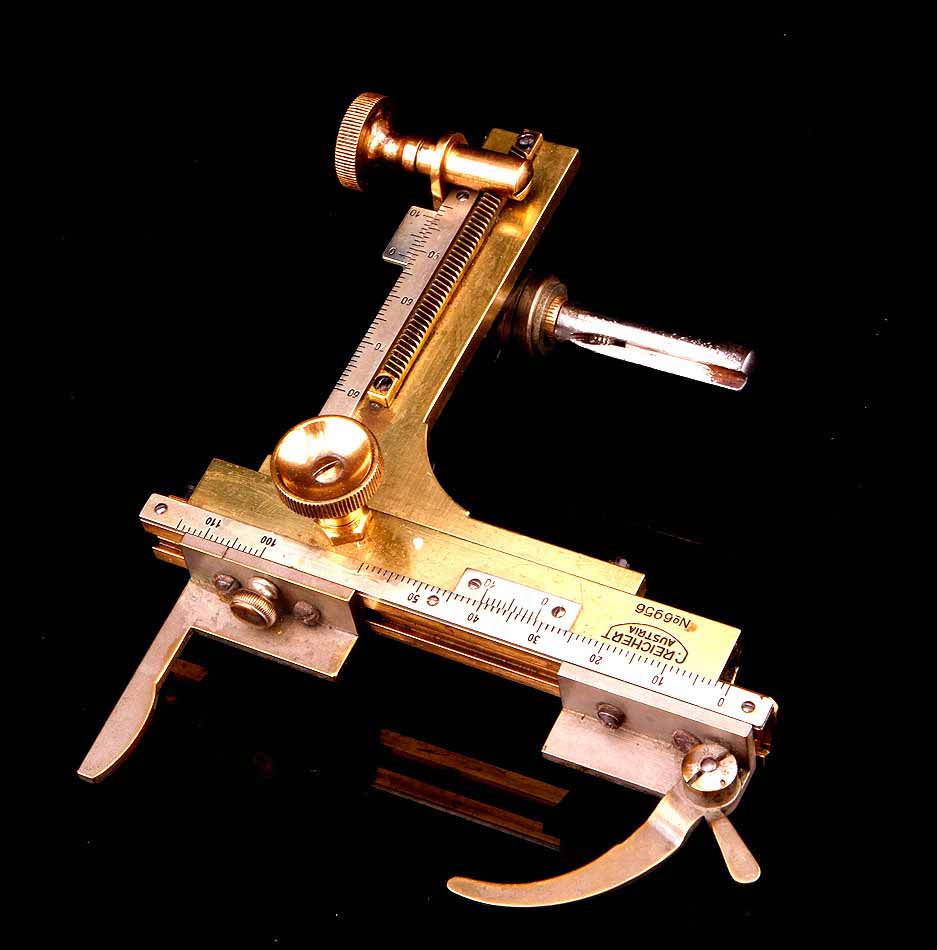 Sistema de Ajuste Micrométrico para Microscopio C. Reichert