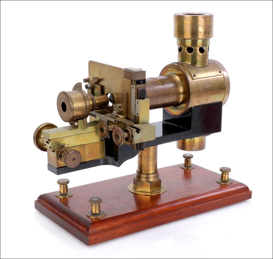 Antiguo Microscopio Proyector. Alrededor de 1930