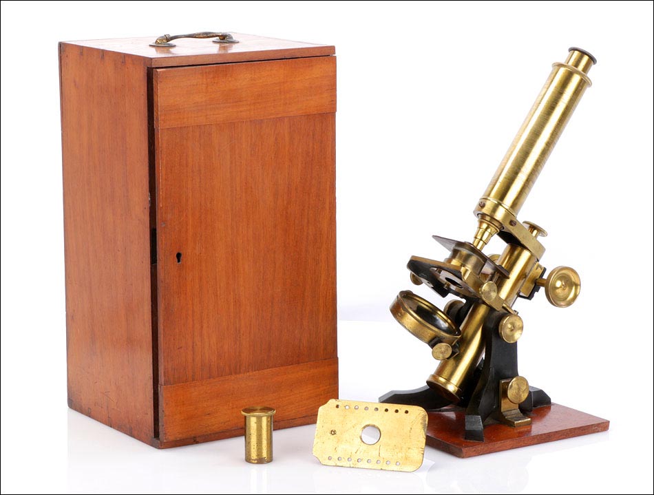 Microscopio Compuesto Antiguo. Inglaterra, Circa 1890