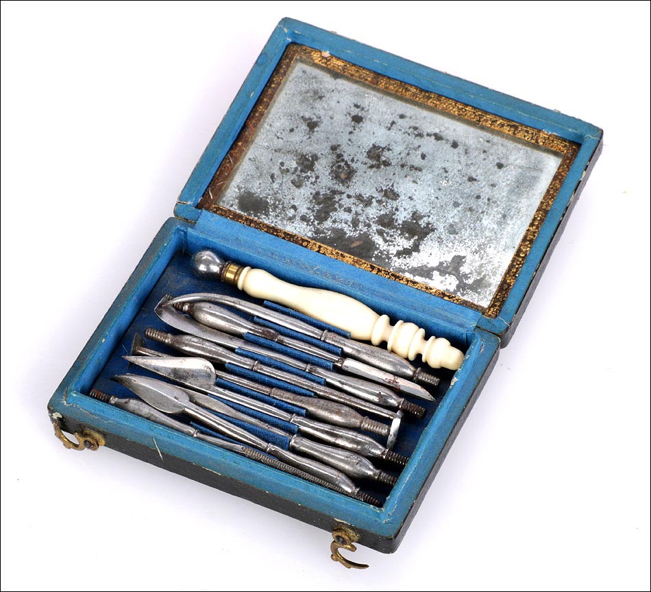 Estuche de Instrumentos de Dentista Antiguo . Siglo XVIII, Circa 1770.
