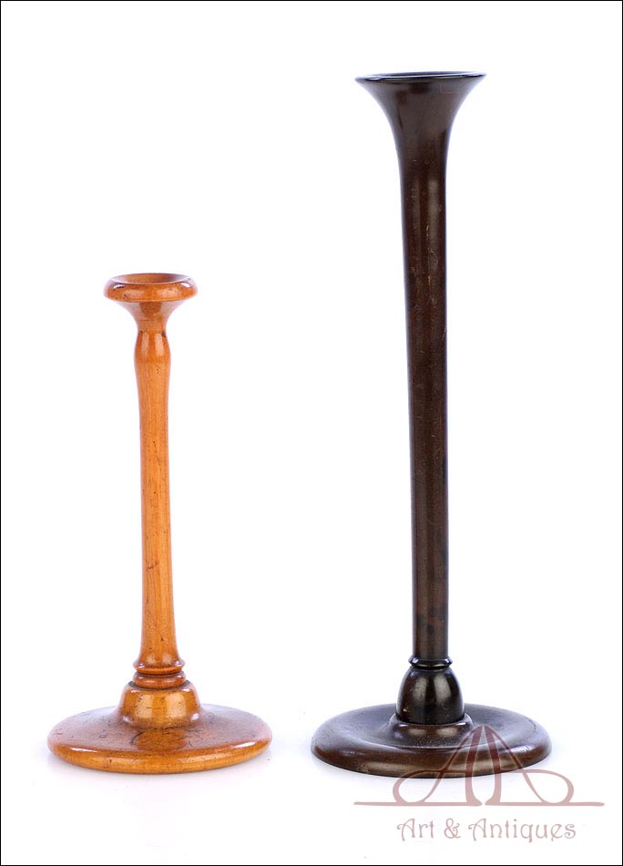 Pareja de antiguos estetoscopios. Alrededor de 1930