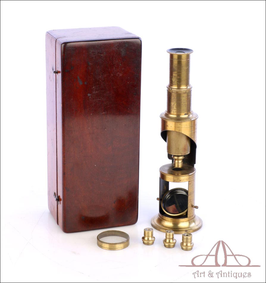 Antiguo Microscopio de Tambor. 4 Objetivos. Circa 1880