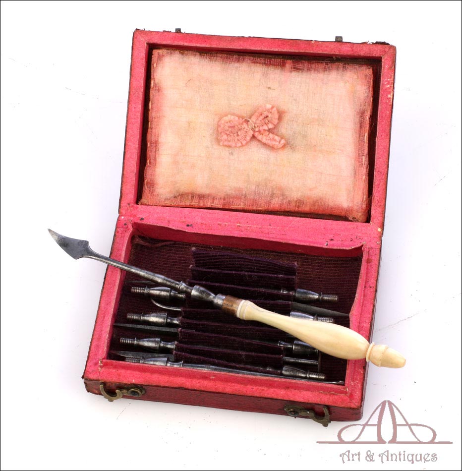 Antiguo Estuche con Instrumental para Dentista. Completo. 1800