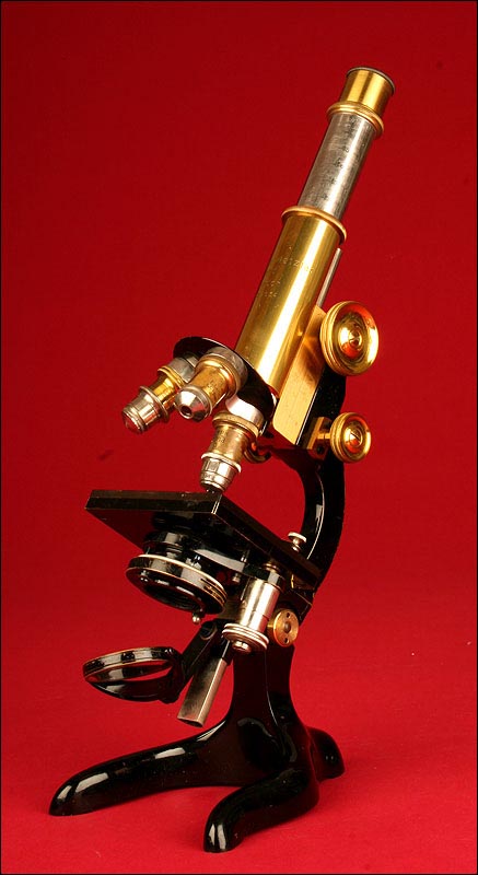 1909. Ernst Leitz Wetzlar Microscope. Original Case.Good Condition