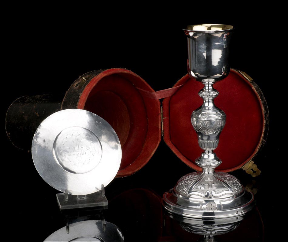 Muy Antiguo Cáliz de Plata Maciza. Lyon - AR-C-434