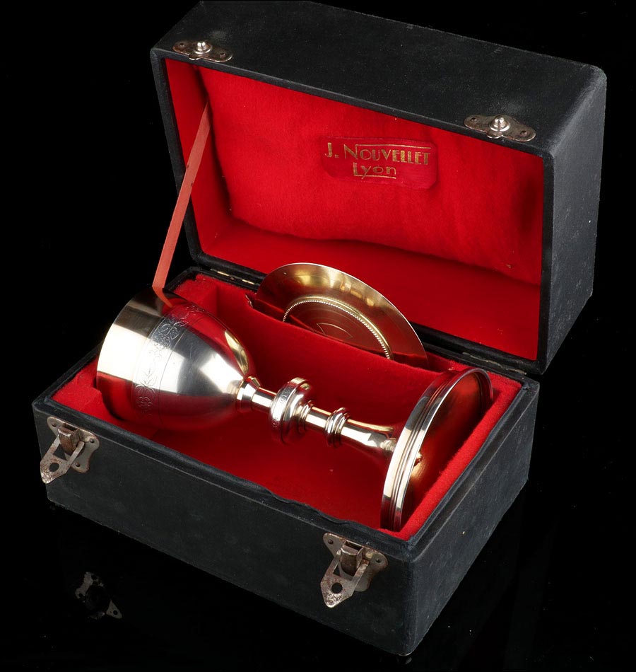 Cáliz Antiguo de Plata con Diamantes Reales