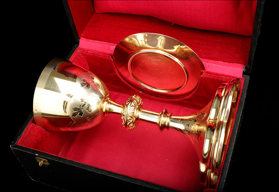 Antiguo Cáliz y Patena en Plata Dorada Maciza, por Los Hermanos Démarquet