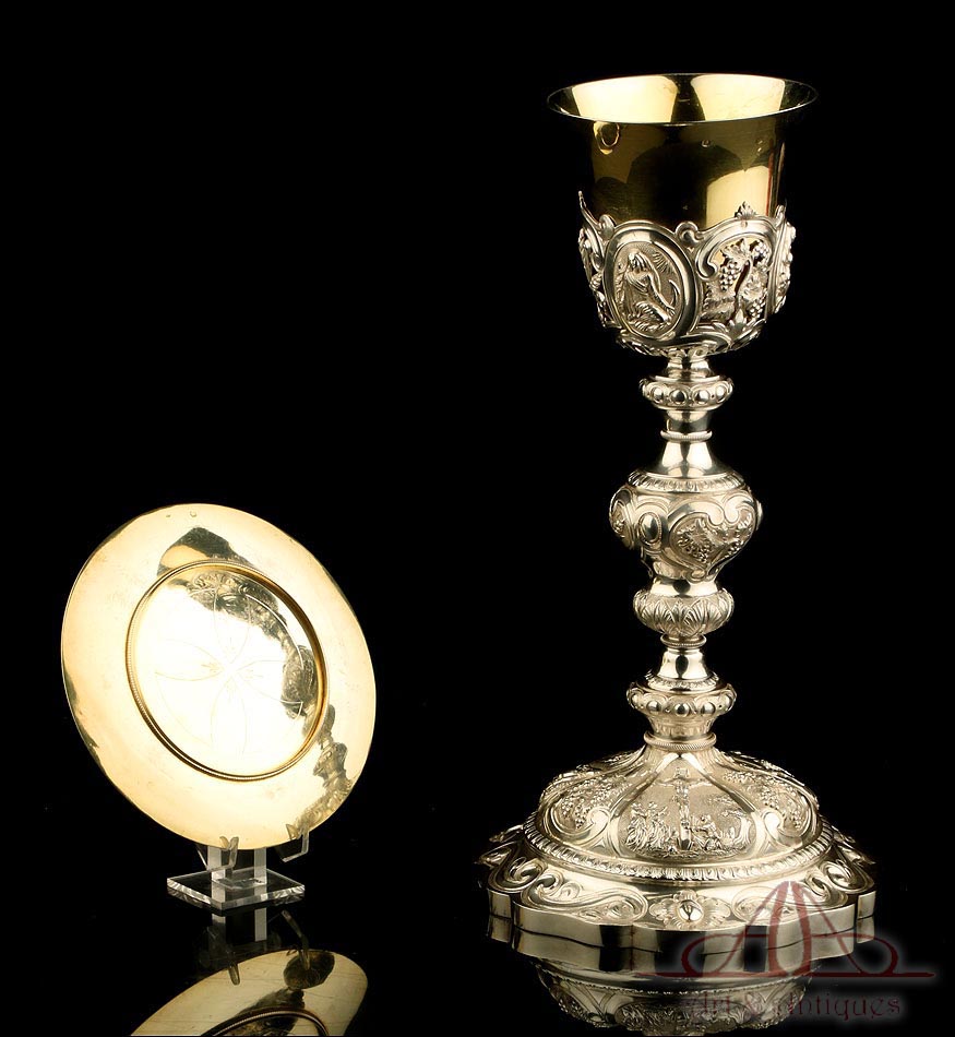 Antiguo Cáliz y Patena de Plata Maciza. Francia, Siglo XIX