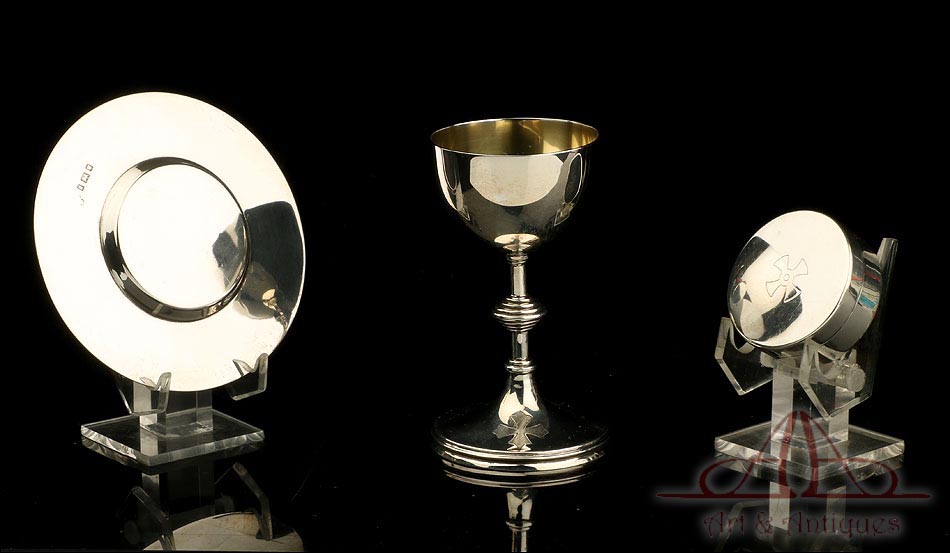Cáliz Antiguo de Viaje en Plata Maciza. Patena y Porta-Hostias. Inglaterra, 1925