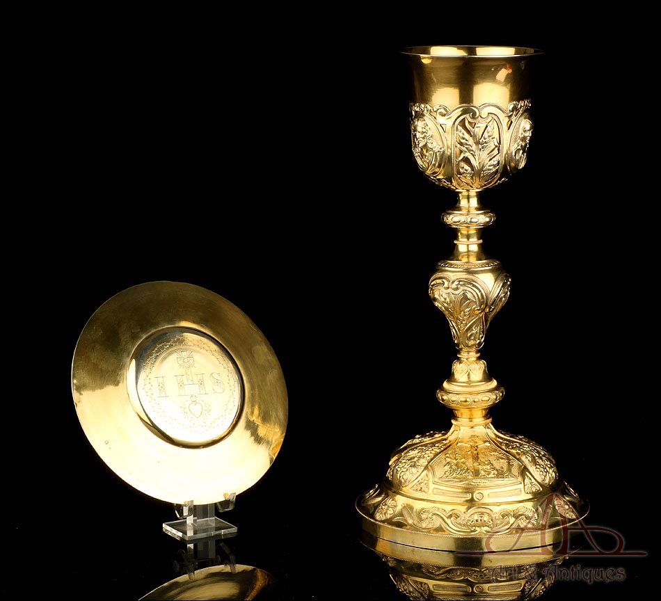 Fantástico Cáliz Antiguo de Plata Maciza Dorada. Francia, Siglo XIX.