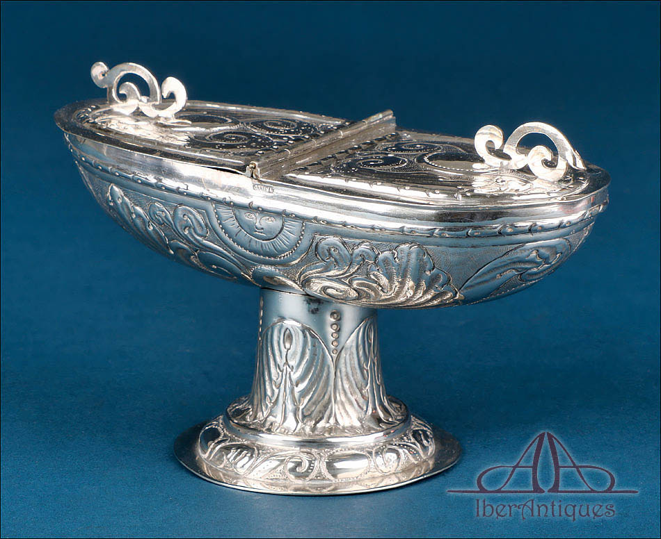 Antigua Naveta para Incienso en Plata. Trillo. Valencia, España, circa 1870.