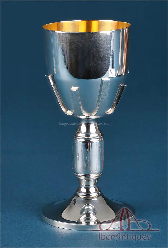 Cáliz Español en Plata con Lema Pro Mundi Vita y Copa Dorada, Años 60