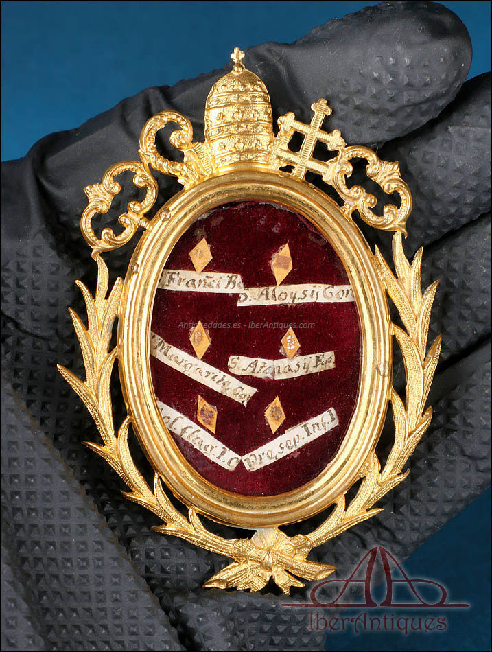 Antiguo Relicario Múltiple. Reliquias de Santos y Jesús, s. XIX