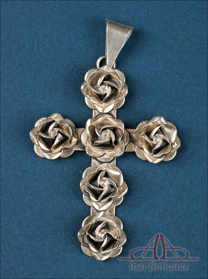 Cruz pectoral vintage mexicana de plata 925 con flores en relieve