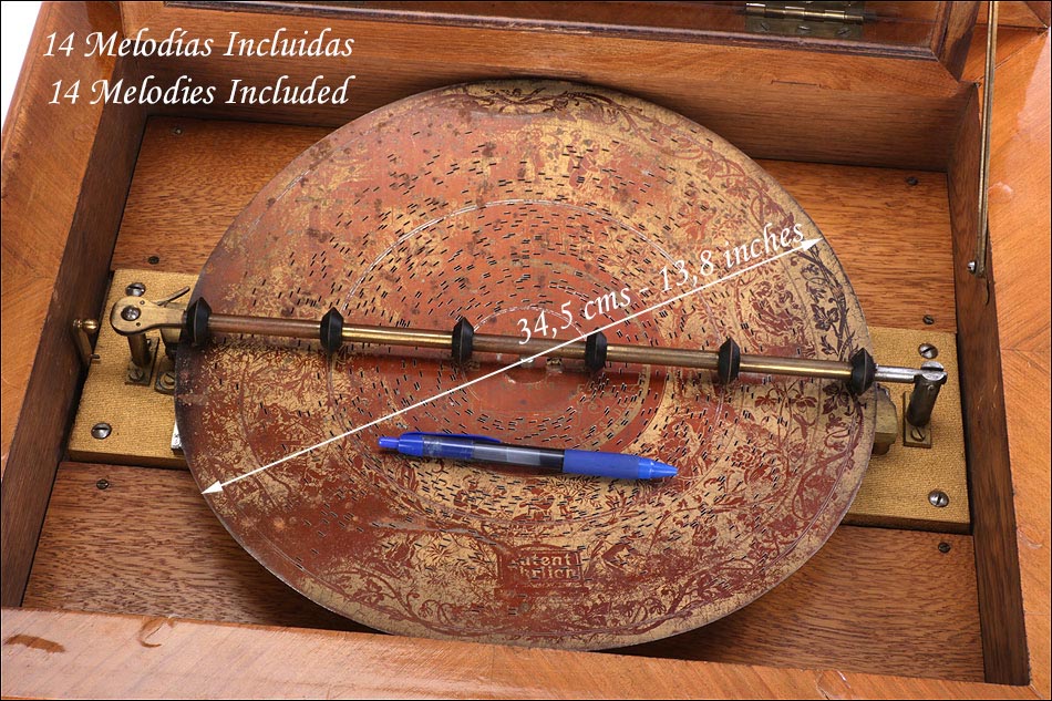 Gran Caja de Música Antigua. Doble Peine. Con 14 Discos. Suiza, 1890.