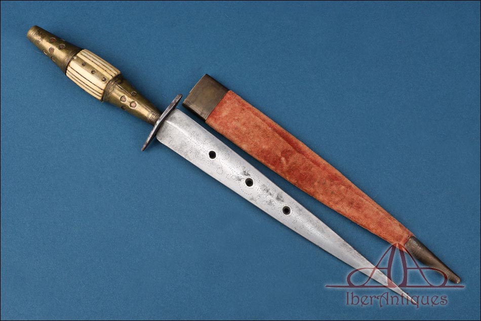 Antiguo puñal español de Albacete del siglo XIX con vaina original