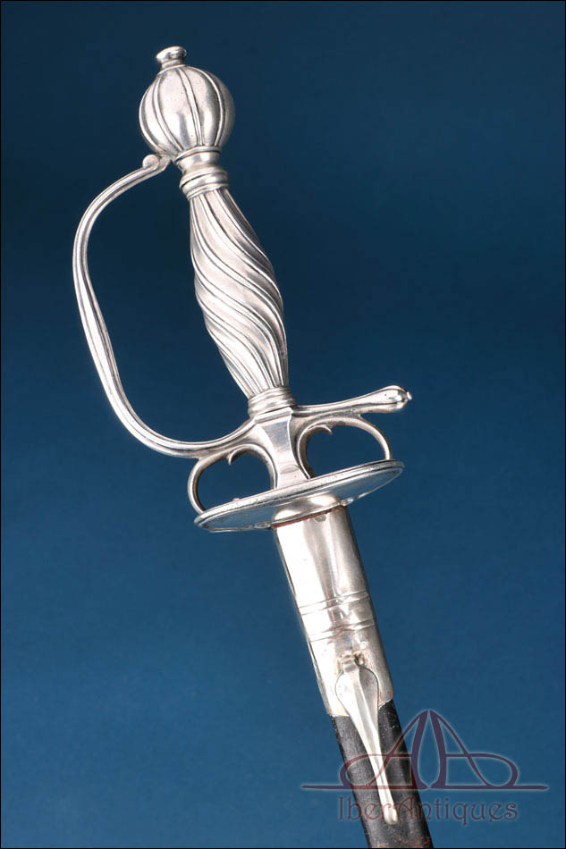 Antigua Espada de Conchas con Empuñadura de Plata. España, s. XVIII
