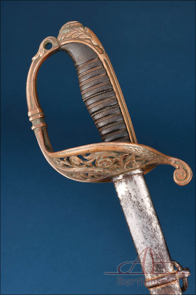 Antiguo sable francés de oficial de infantería Couleaux Klingenthal. S. XIX