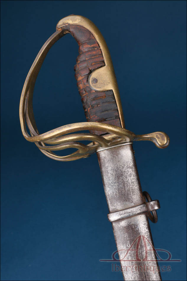 Antiguo sable europeo de caballería ligera tipo español 1815-1822 del siglo XIX