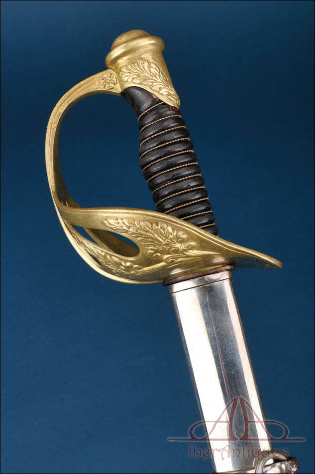 Francia. Antiguo Sable de Oficial de Caballería de Línea.