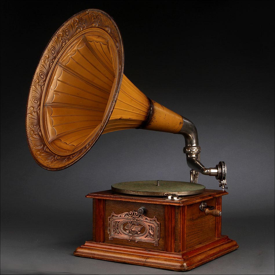 gramófono antiguo, fonógrafo antiguo, antiguedades musicales, gramófono de trompeta