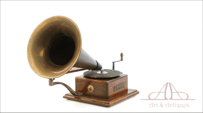 Antiguo Gramófono Berliner modelo New Style. Francia, 1902