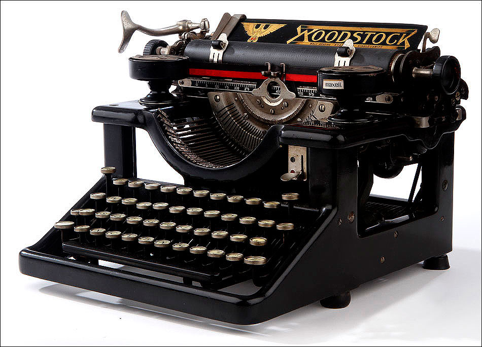 máquina de escribir antigua  Maquina de escribir, Máquinas de escribir de  la vendimia, Antigua