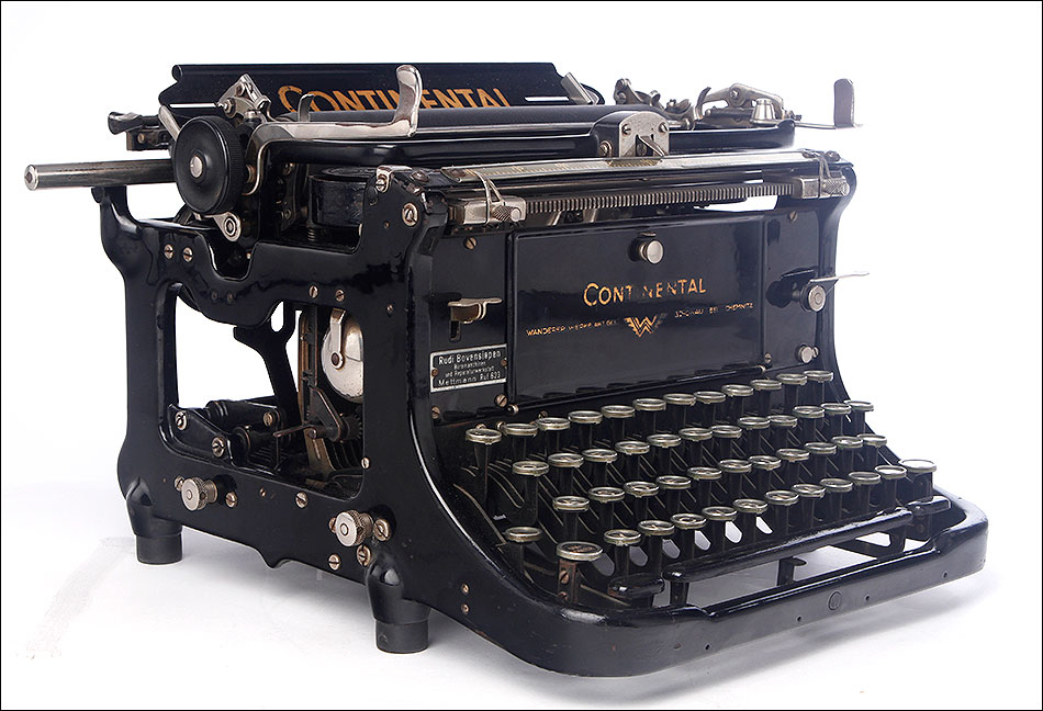 máquina de escribir antigua