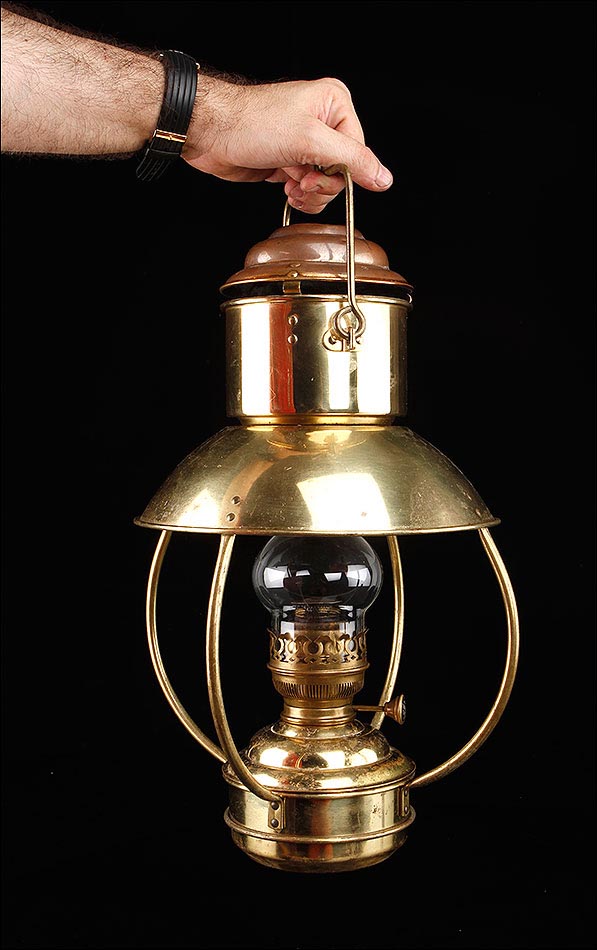 lámpara de petróleo antigua