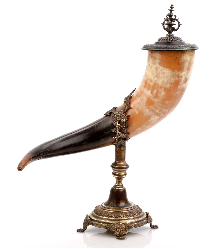 Antiguo Cuerno Con Montura de Latón