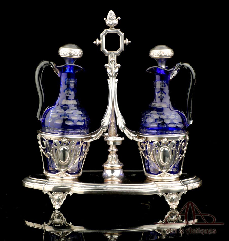 Antiguas Vinajeras de Plata Maciza y Cristal Cobalto. Francia, Siglo XIX